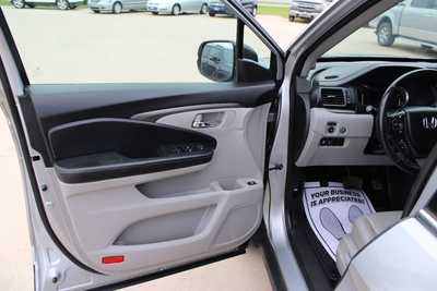 2018 Honda Ridgeline, $26995. Photo 10