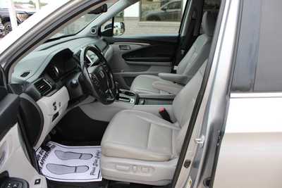2018 Honda Ridgeline, $26995. Photo 9