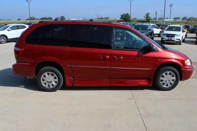 2005 Chrysler Town & Country, $6995. Photo 4