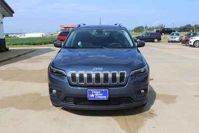 2020 Jeep Cherokee, $17995. Photo 2