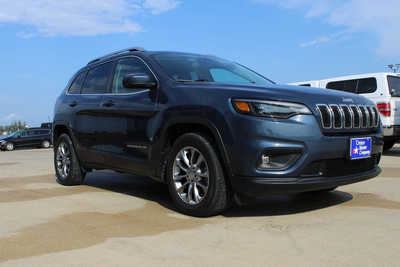 2020 Jeep Cherokee, $17995. Photo 3