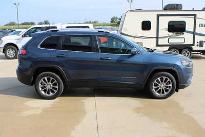 2020 Jeep Cherokee, $17995. Photo 4