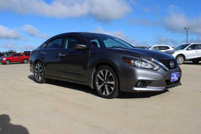 2017 Nissan Altima, $16995. Photo 3