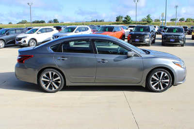 2017 Nissan Altima, $16995. Photo 4