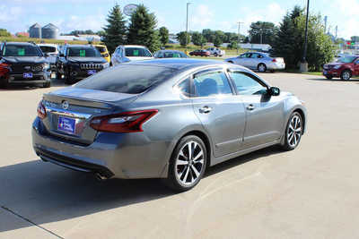 2017 Nissan Altima, $16995. Photo 5