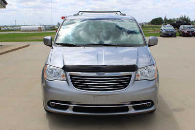 2016 Chrysler Town & Country, $7995. Photo 2