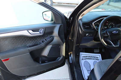 2020 Ford Escape, $17995. Photo 10