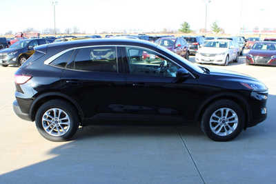 2020 Ford Escape, $17995. Photo 4