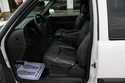 2003 Chevrolet Avalanche, $7995. Photo 9