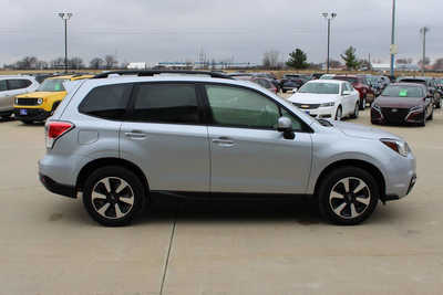 2018 Subaru Forester, $21995. Photo 4