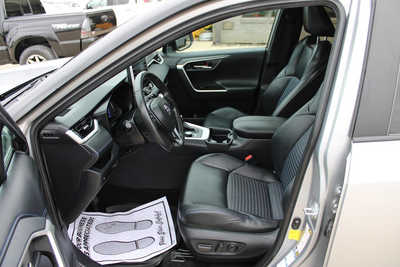 2020 Toyota RAV4, $29995. Photo 10