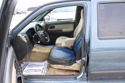 2006 Chevrolet Colorado Crew Cab, $3995. Photo 9