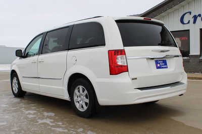 2013 Chrysler Town & Country, $3995. Photo 7