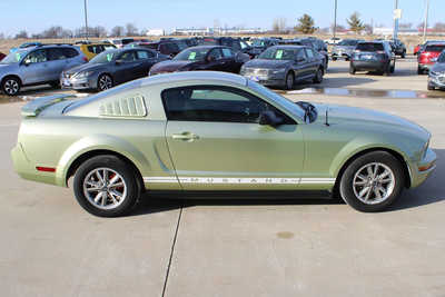 2005 Ford Mustang, $5995. Photo 4