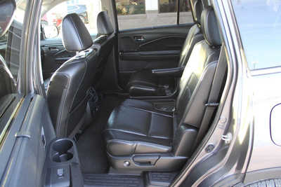 2020 Honda Pilot, $29995. Photo 10