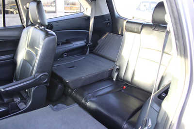 2020 Honda Pilot, $29995. Photo 11