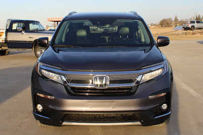 2020 Honda Pilot, $29995. Photo 2