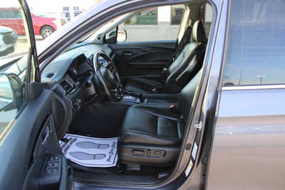 2020 Honda Pilot, $29995. Photo 9