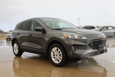 2020 Ford Escape, $19995. Photo 3