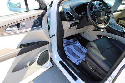 2020 Lincoln Nautilus, $29995. Photo 12