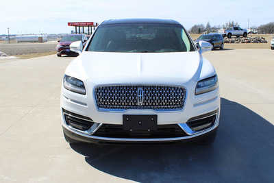 2020 Lincoln Nautilus, $29995. Photo 2