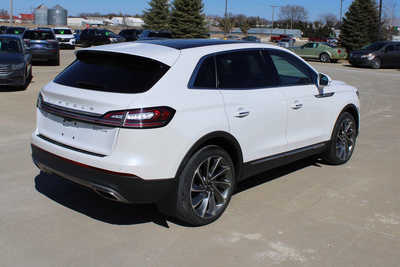 2020 Lincoln Nautilus, $29995. Photo 5