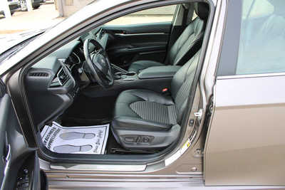 2022 Toyota Camry, $24995. Photo 9