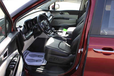 2022 Kia Carnival, $28995. Photo 9