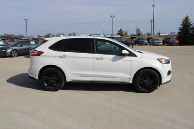 2020 Ford Edge, $24995. Photo 4
