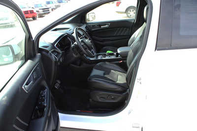 2020 Ford Edge, $24995. Photo 9