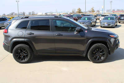 2016 Jeep Cherokee, $17995. Photo 4