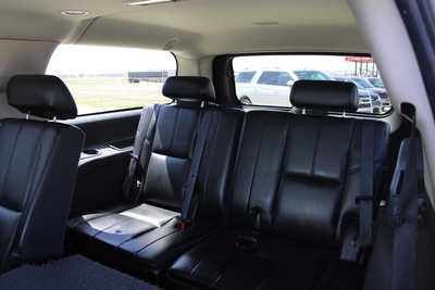 2007 Chevrolet Suburban, $7995. Photo 11