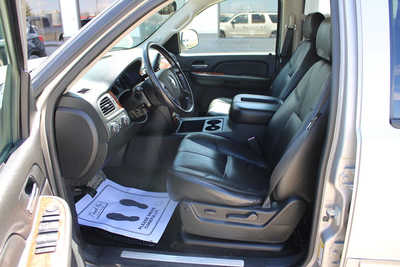 2007 Chevrolet Suburban, $7995. Photo 9