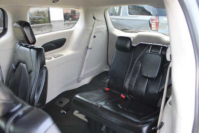 2021 Chrysler Voyager, $18995. Photo 11