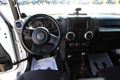 2014 Jeep Wrangler Unlimited, $17995. Photo 11
