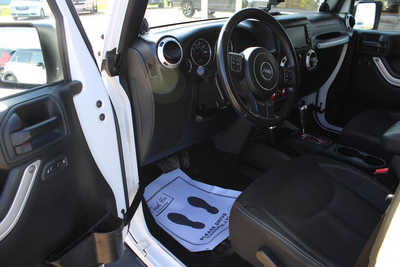 2014 Jeep Wrangler Unlimited, $17995. Photo 12