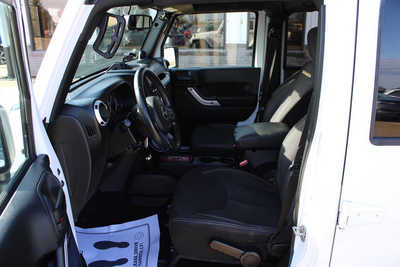 2014 Jeep Wrangler Unlimited, $17995. Photo 9