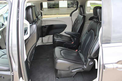 2023 Chrysler Pacifica, $25995. Photo 10