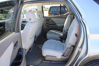 2021 Chevrolet Traverse, $25995. Photo 10