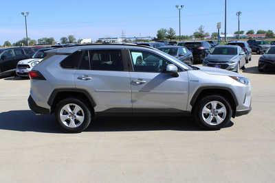 2020 Toyota RAV4, $27995. Photo 4