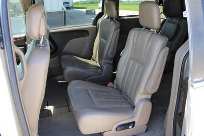 2013 Chrysler Town & Country, $5995. Photo 10