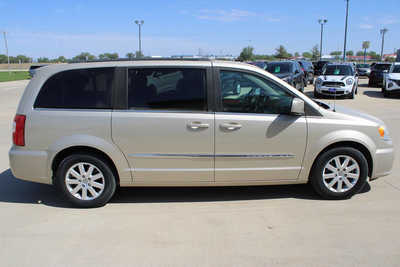 2013 Chrysler Town & Country, $5995. Photo 4