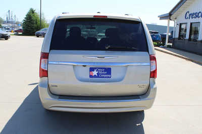 2013 Chrysler Town & Country, $5995. Photo 6