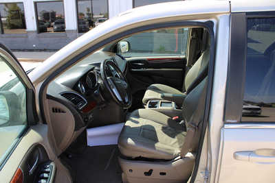 2013 Chrysler Town & Country, $5995. Photo 9