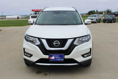 2018 Nissan Rogue, $11995. Photo 2