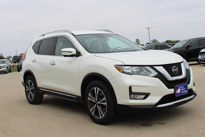 2018 Nissan Rogue, $11995. Photo 3