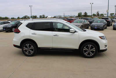 2018 Nissan Rogue, $11995. Photo 4