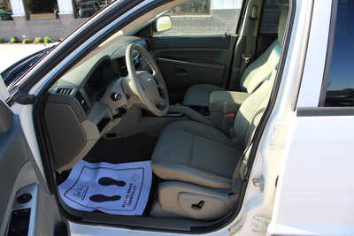 2005 Jeep Grand Cherokee, $2995. Photo 9