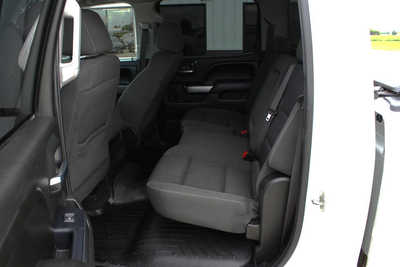 2016 Chevrolet 2500 Crew Cab, $29995. Photo 11