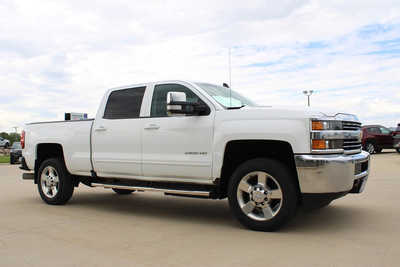 2016 Chevrolet 2500 Crew Cab, $29995. Photo 3